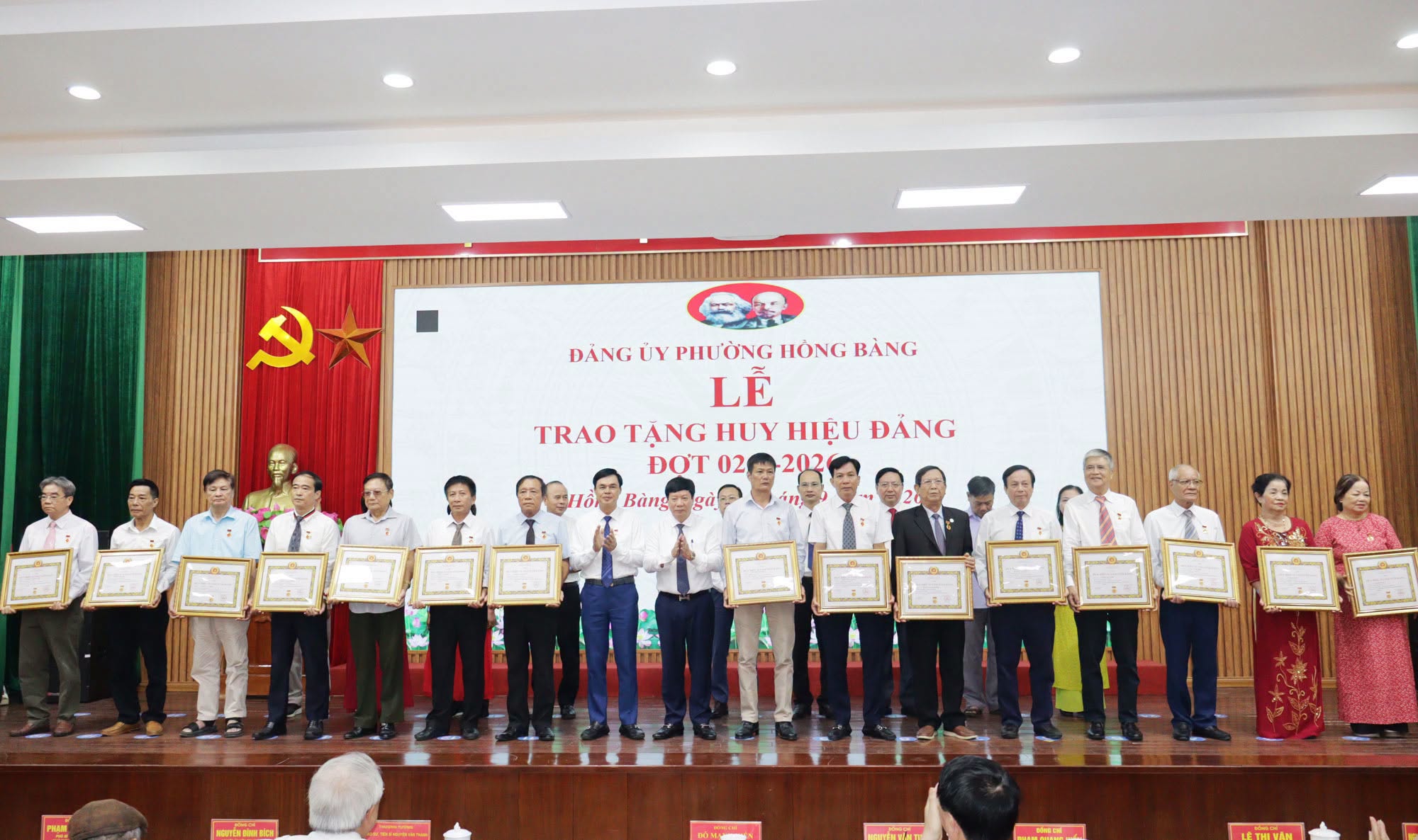 CHI BỘ CÔNG TY CP CƠ KHÍ ĐÓNG TÀU – THỦY SẢN VIỆT NAM VINH DỰ CÓ 03 ĐẢNG VIÊN ĐƯỢC TRAO TẶNG HUY HIỆU 35 NĂM TUỔI ĐẢNG
